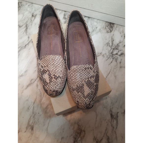 Clarks  Timeless Python Loafers with Active Air Technology Size 9 - Picture 2 of 7